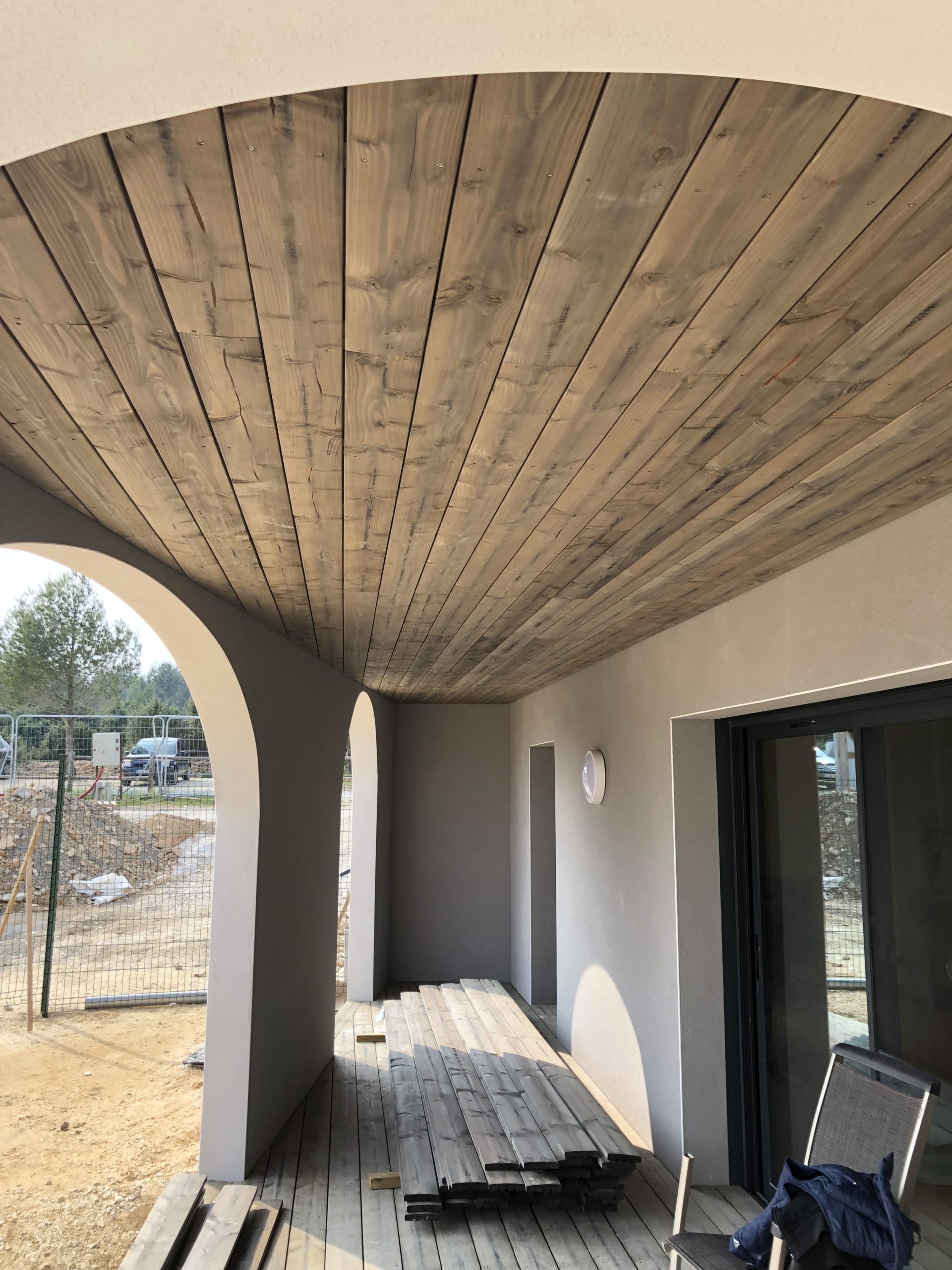 Terrasse et plafonds en bois en Douglas